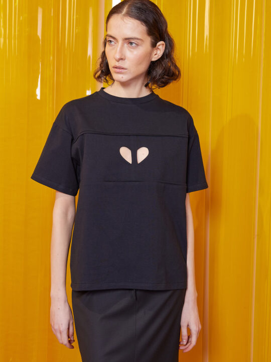 Tricou negru 'Cut-out heart'